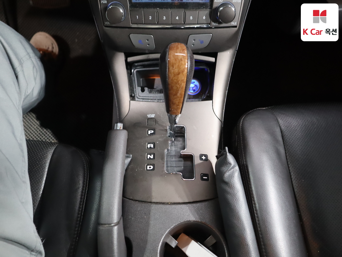 Hyundai Sonata 2009 - Image 17