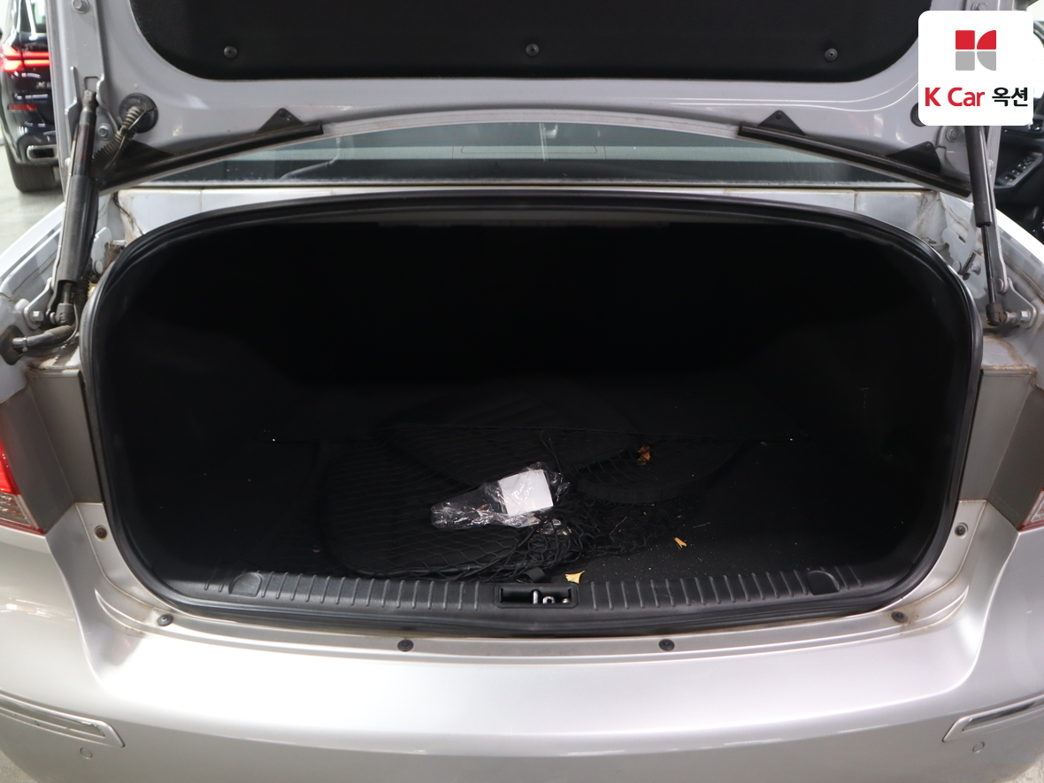 Hyundai Sonata 2009 - Image 26