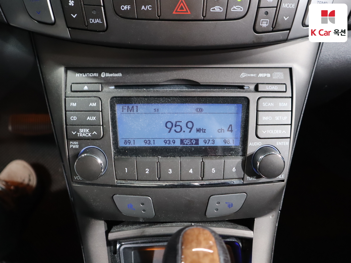 Hyundai Sonata 2009 - Image 16