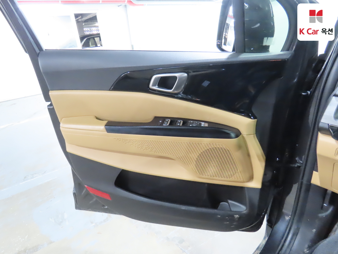 Kia Carnival 2023 - Image 8