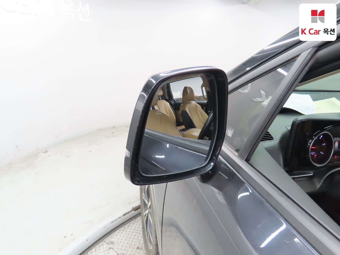 Kia Carnival 2023 - Image 21