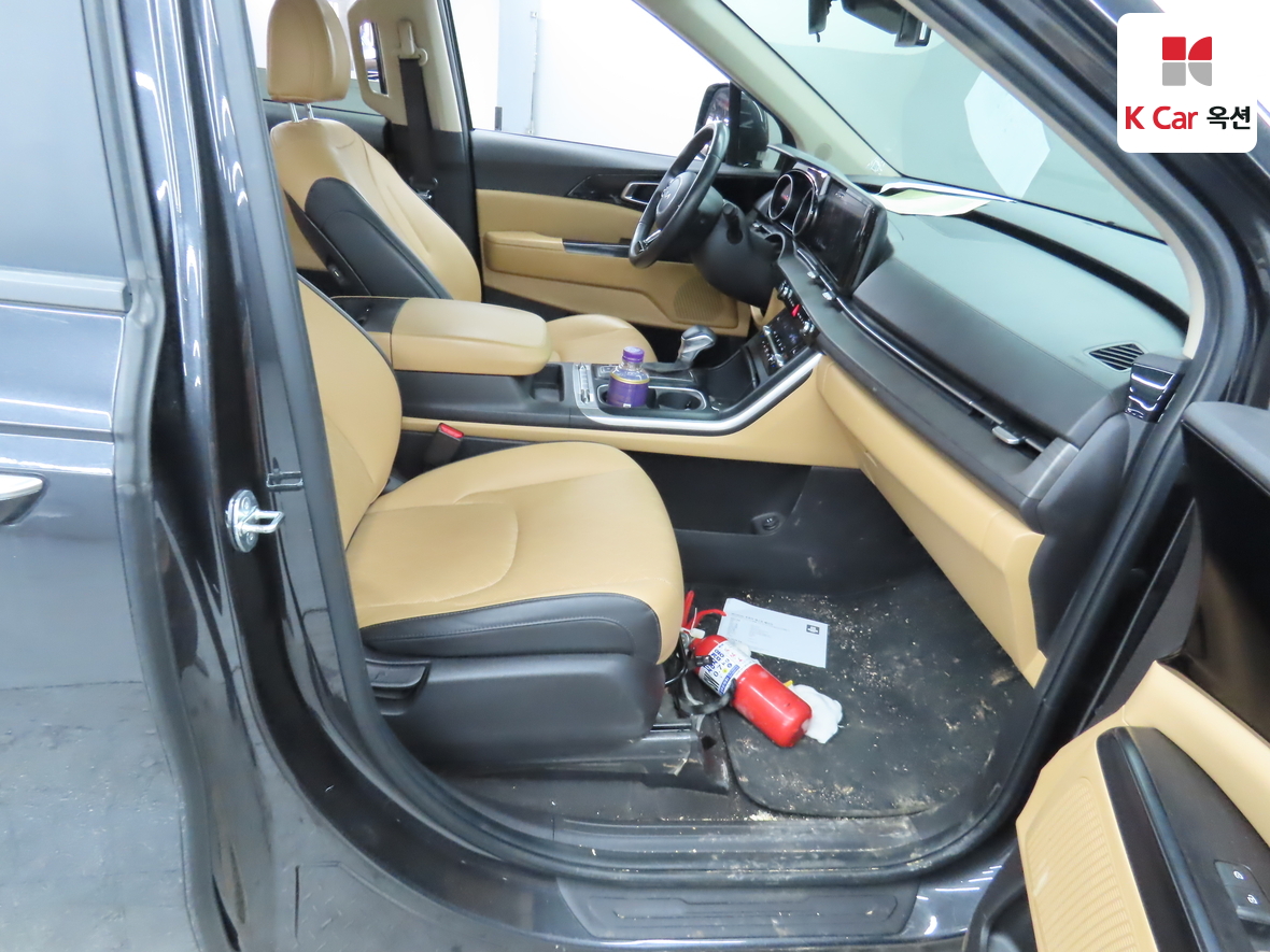 Kia Carnival 2023 - Image 28