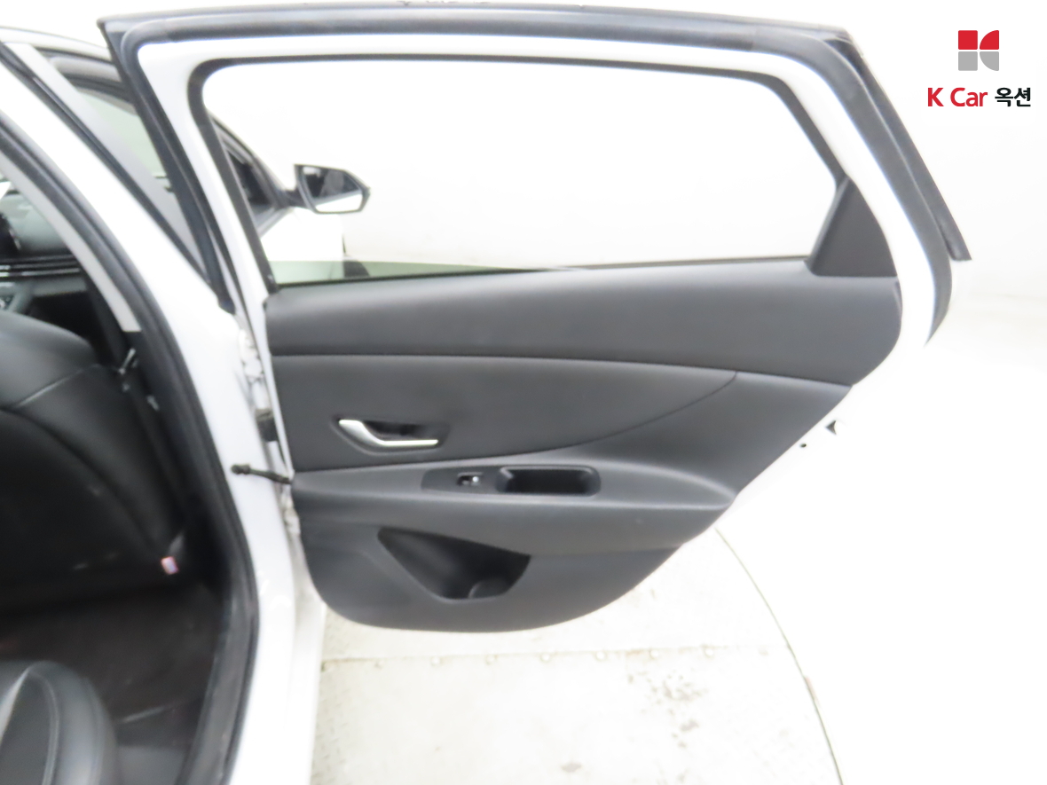 Hyundai Elantra 2021 - Image 26