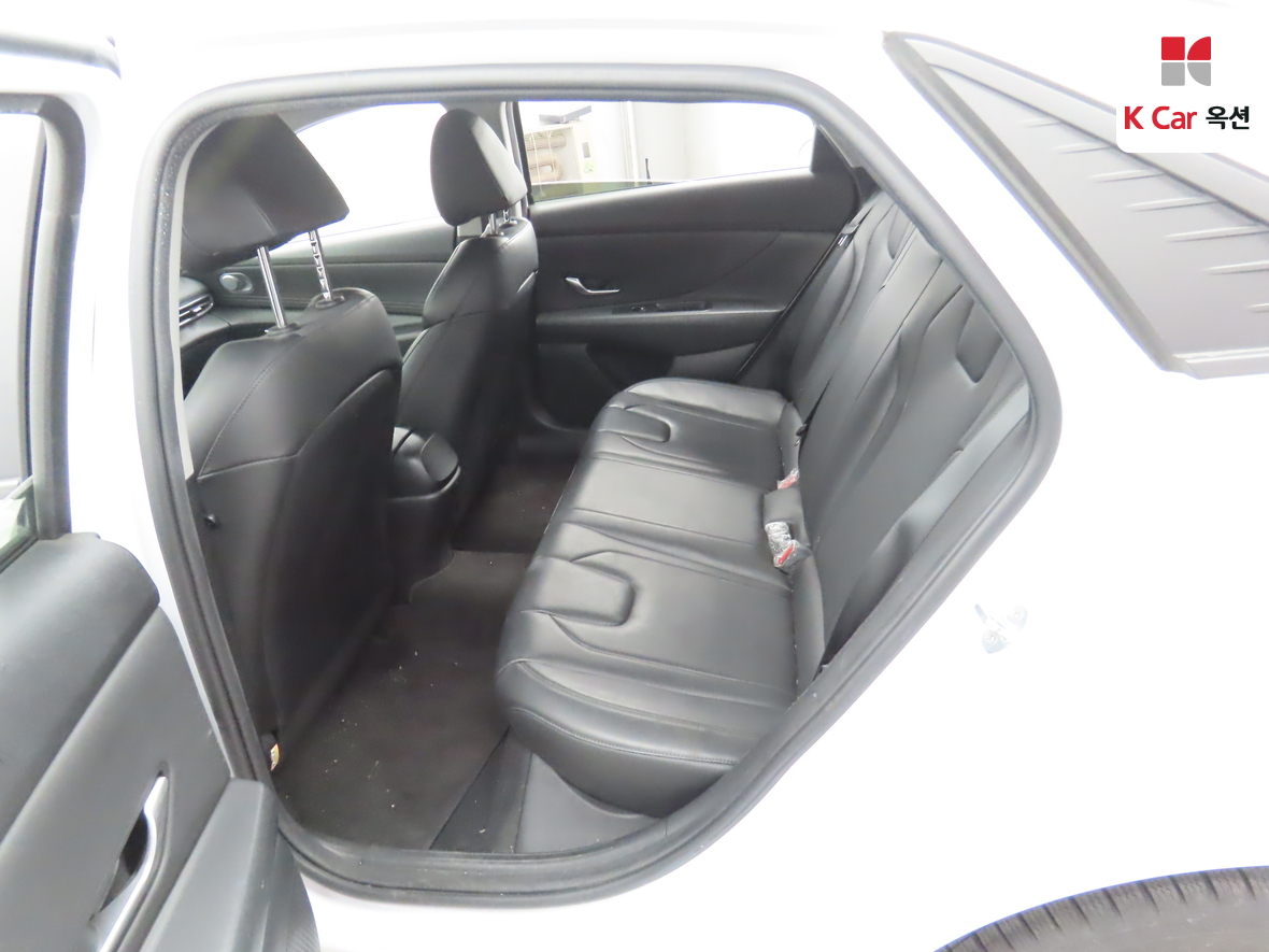 Hyundai Elantra 2021 - Image 23