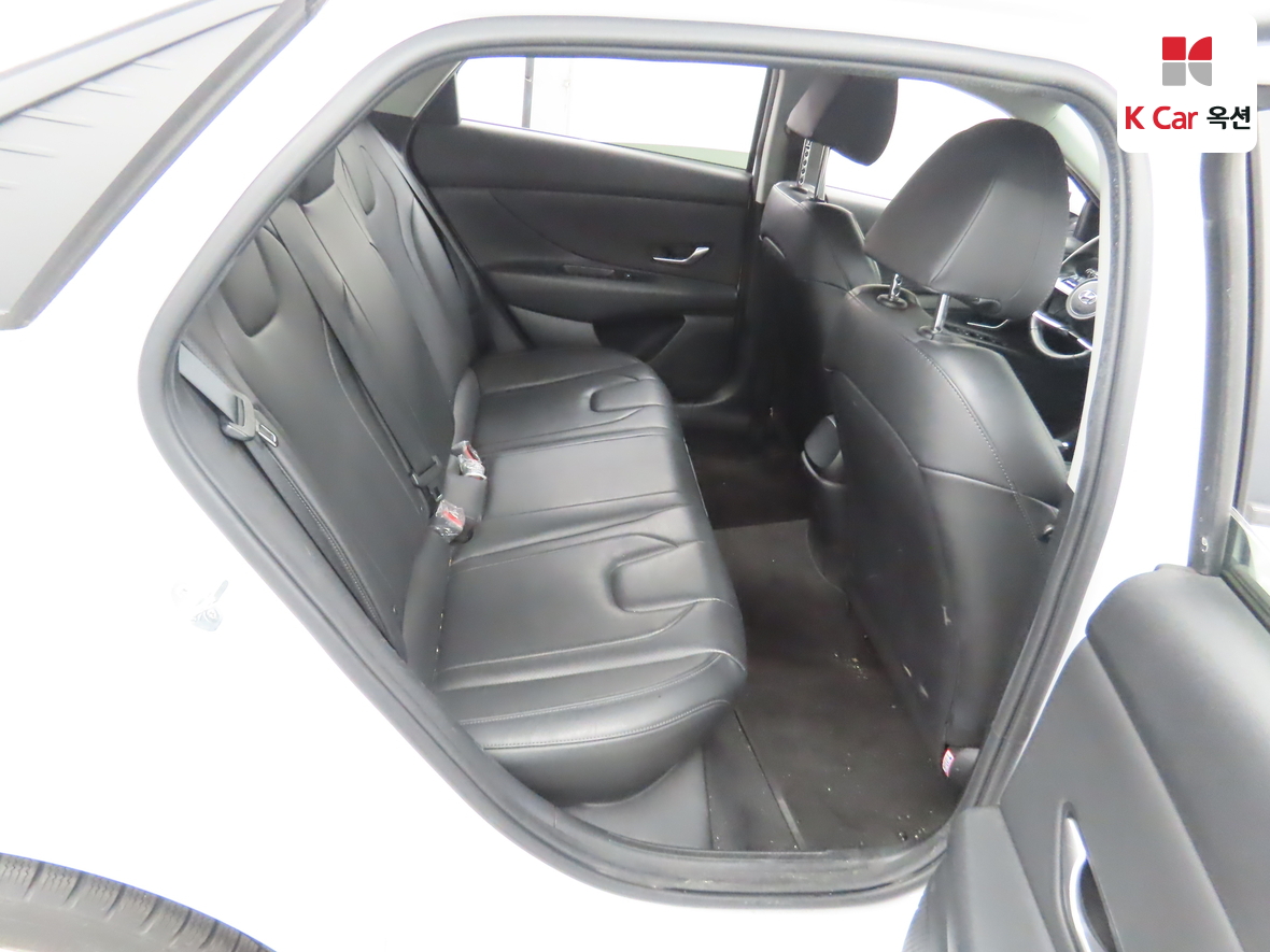 Hyundai Elantra 2021 - Image 27