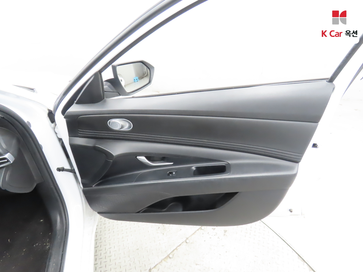 Hyundai Elantra 2021 - Image 28