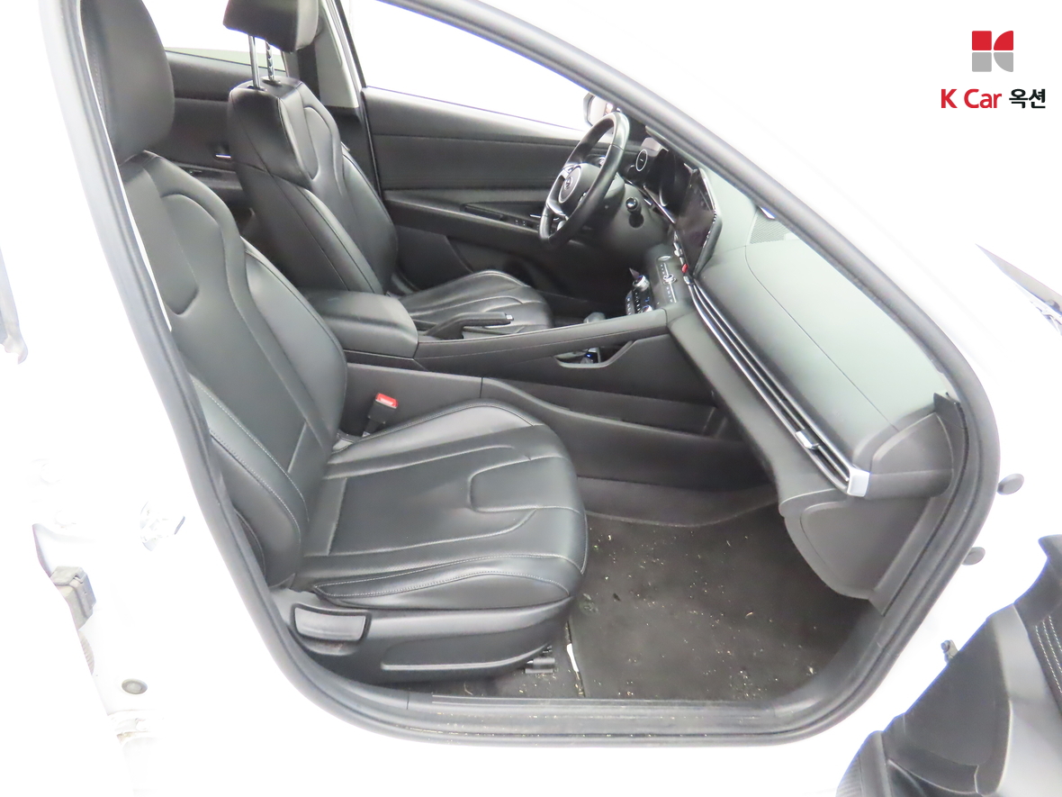 Hyundai Elantra 2021 - Image 29