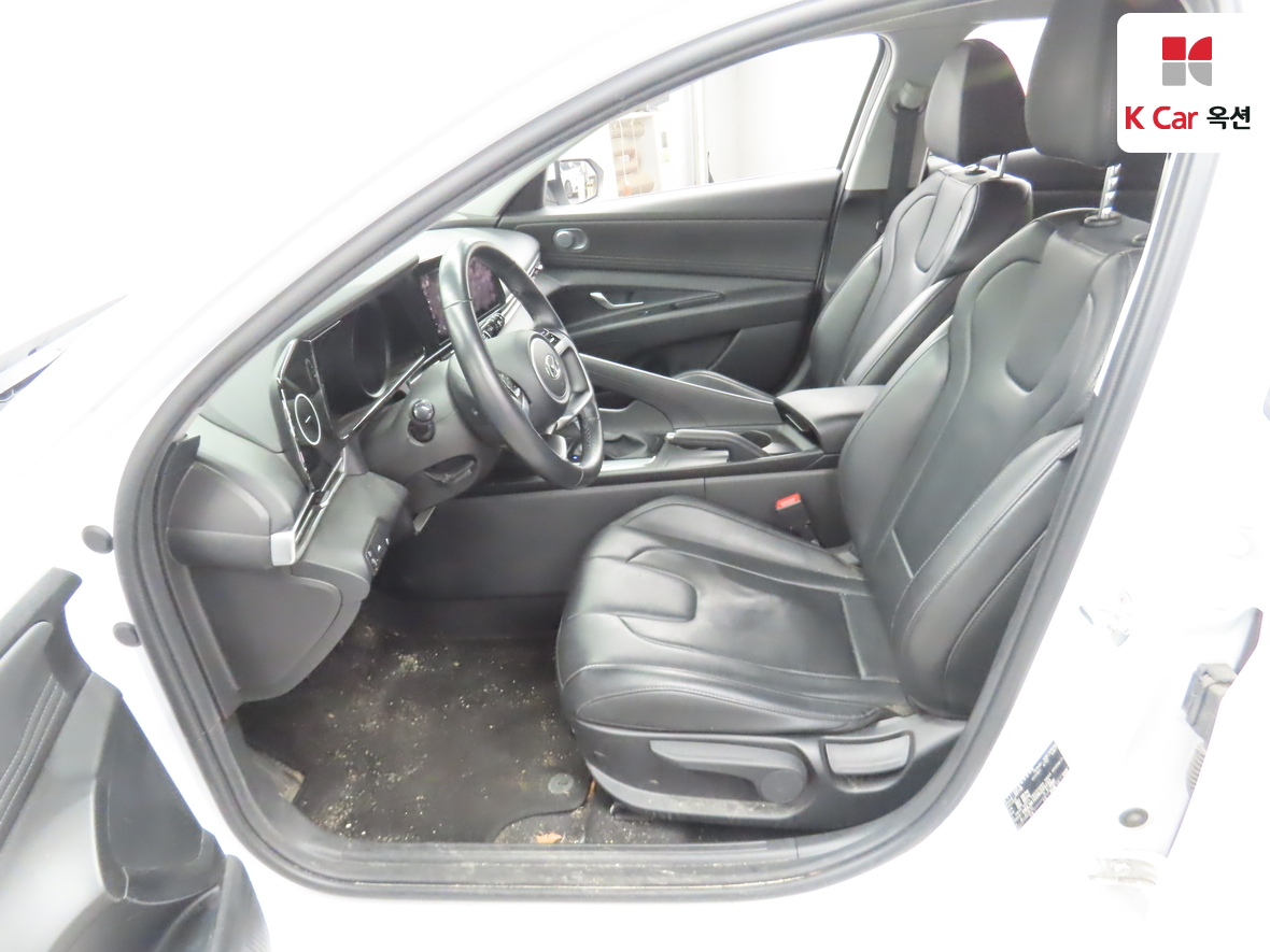 Hyundai Elantra 2021 - Image 18