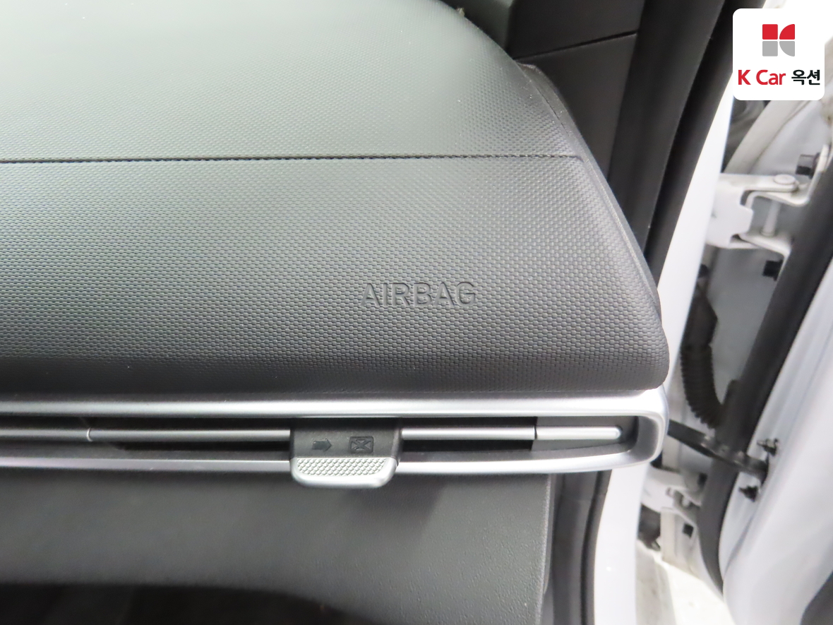 Hyundai Elantra 2021 - Image 30