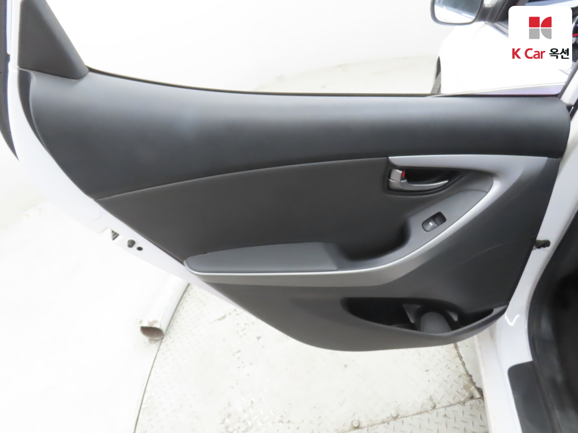 هيونداي إلانترا 2014 - صورة 21