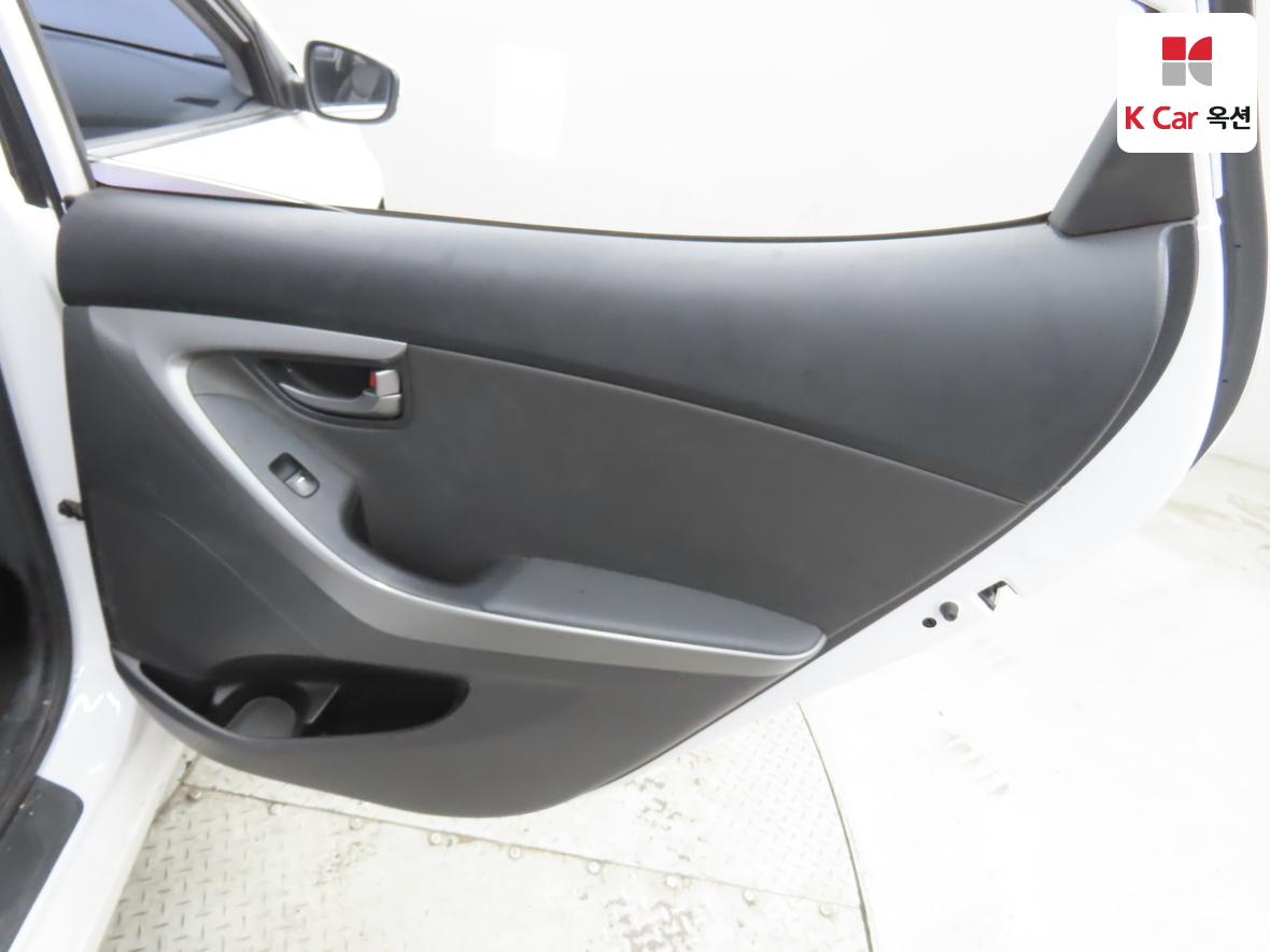 هيونداي إلانترا 2014 - صورة 25