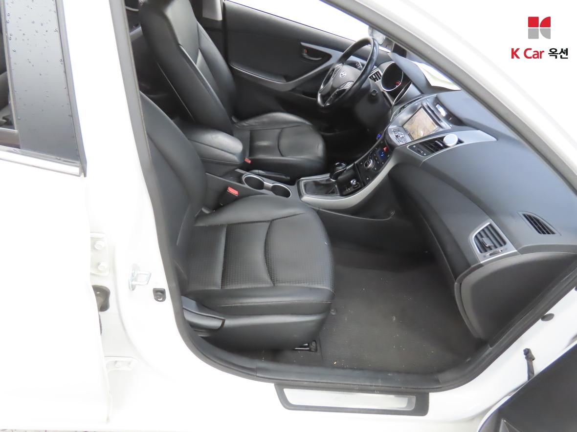 هيونداي إلانترا 2014 - صورة 28