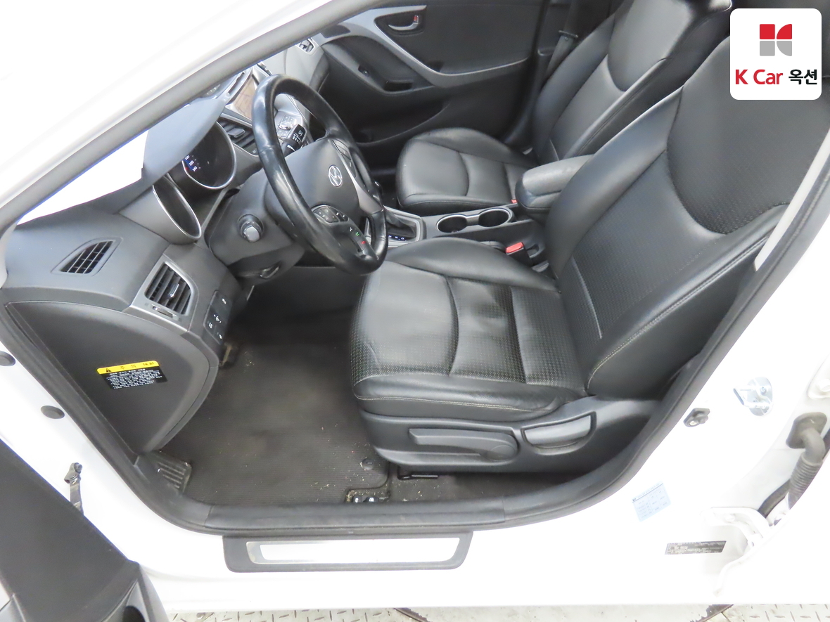 هيونداي إلانترا 2014 - صورة 18