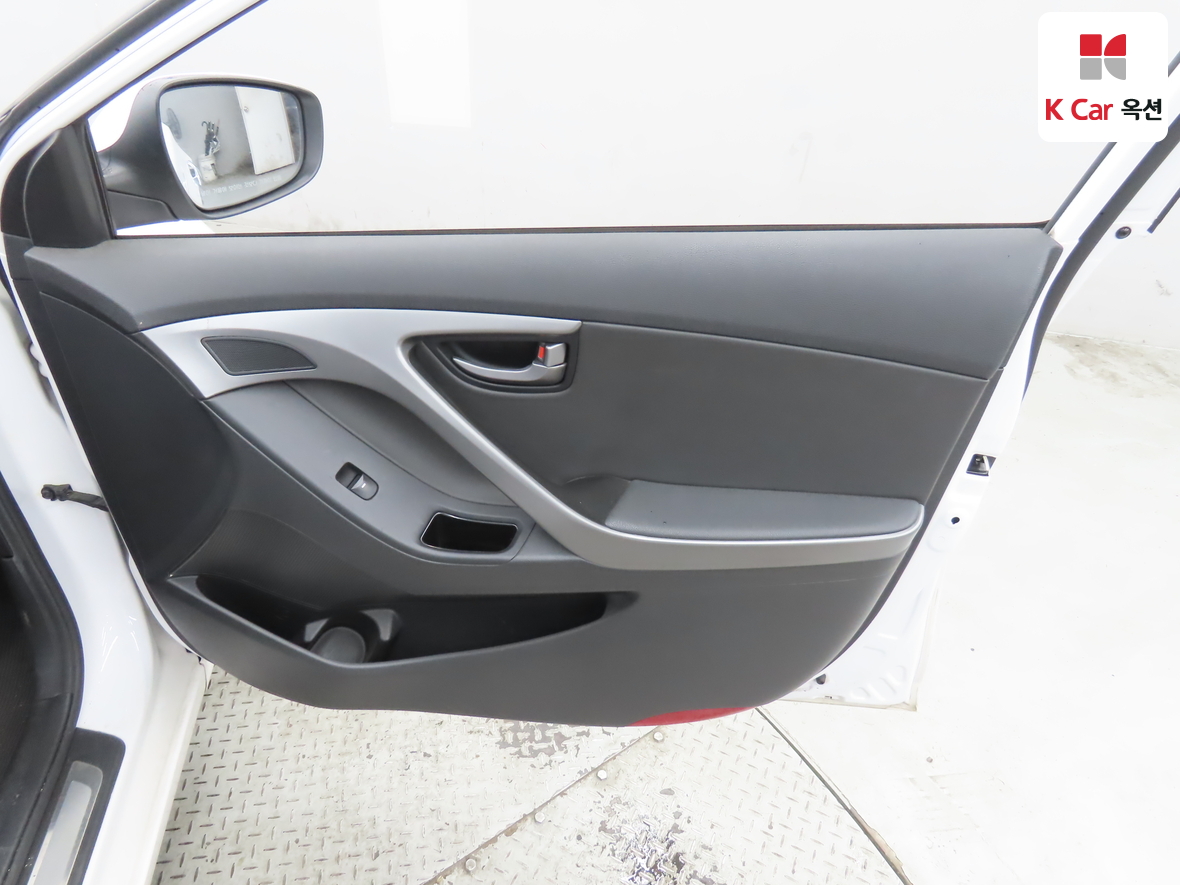 هيونداي إلانترا 2014 - صورة 27