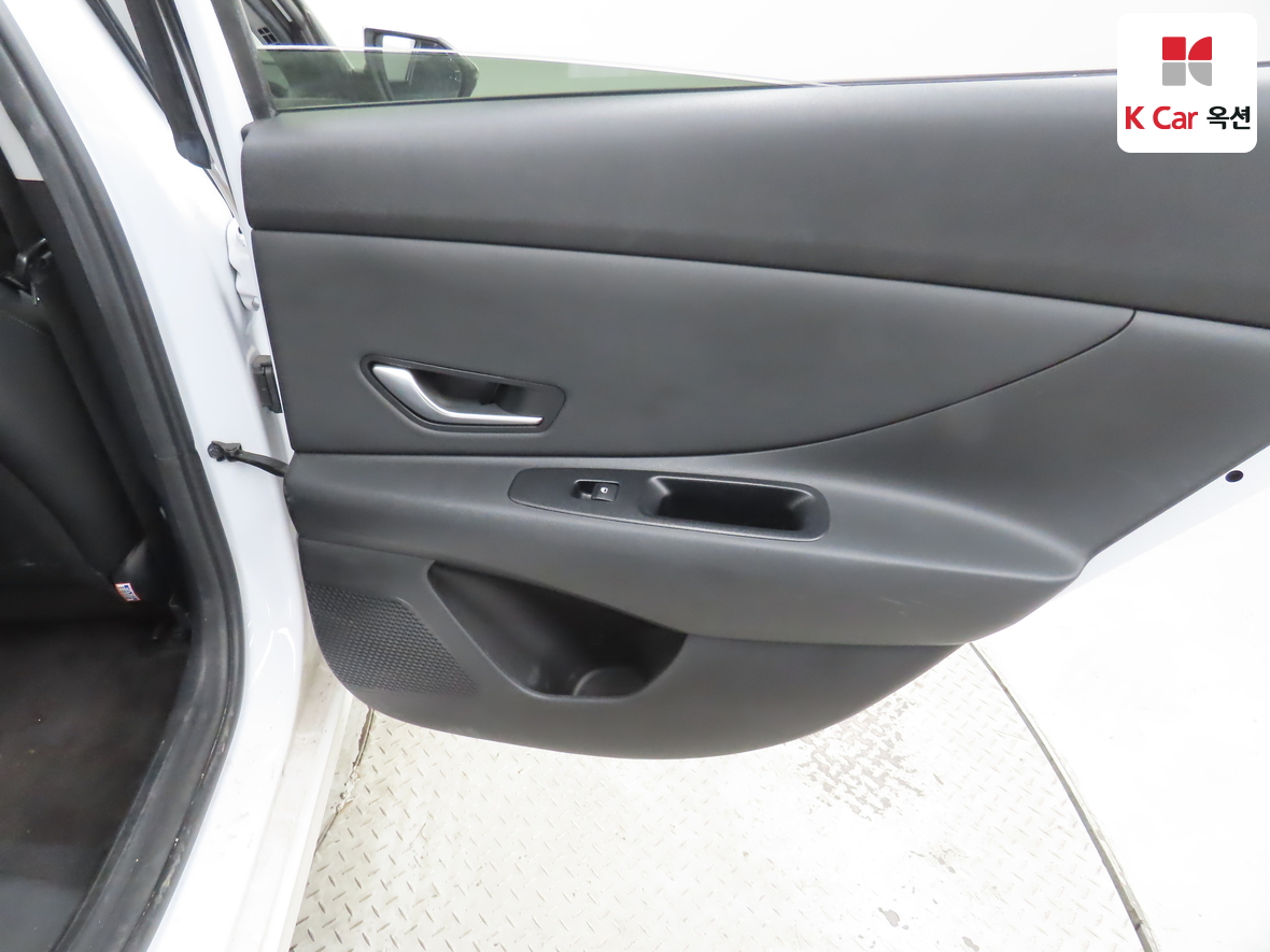 Hyundai Elantra 2021 - Image 26