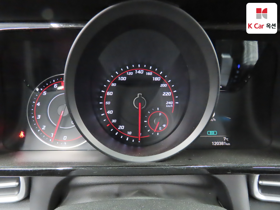 Hyundai Elantra 2021 - Image 5