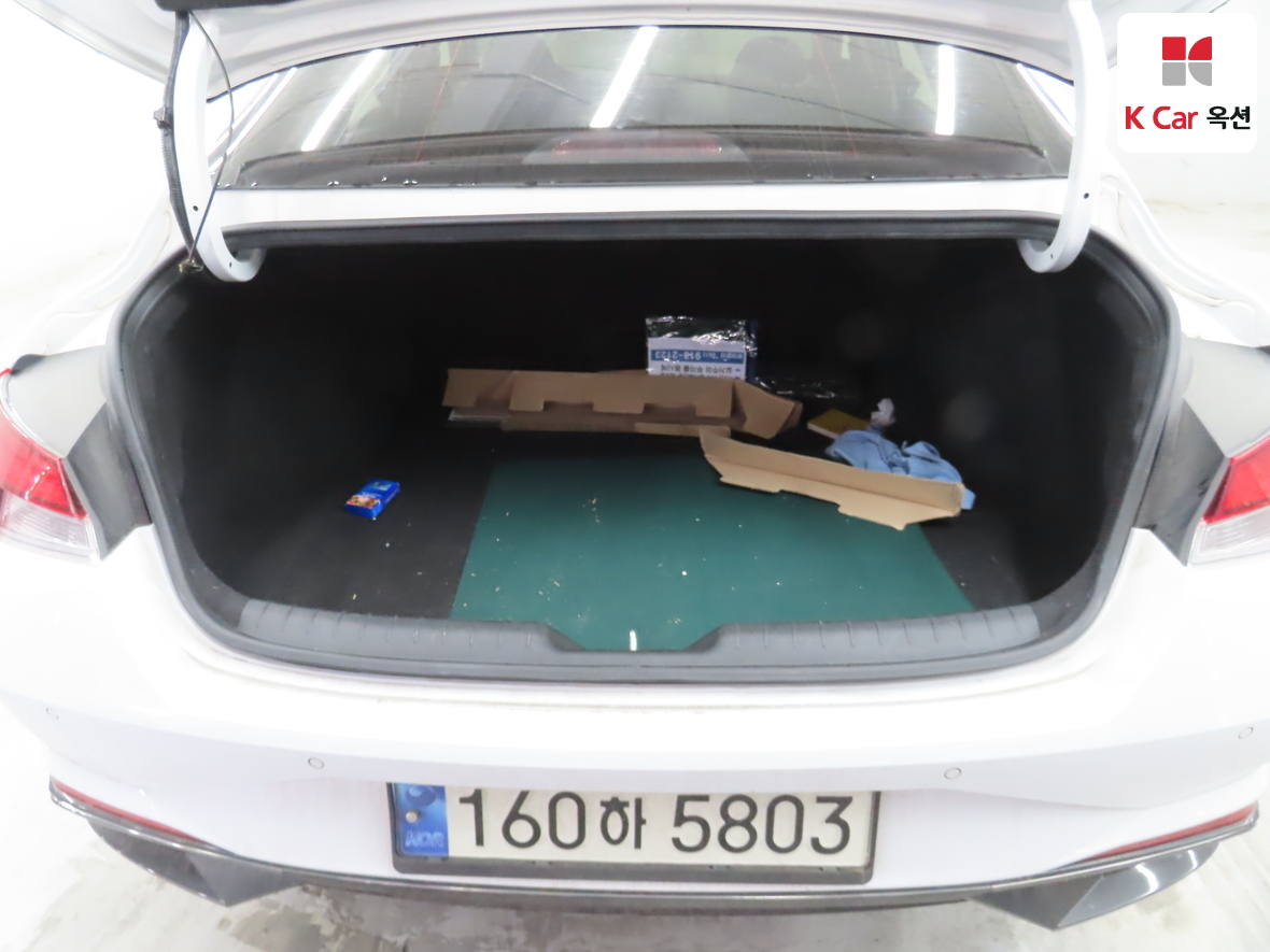 Hyundai Elantra 2021 - Image 25