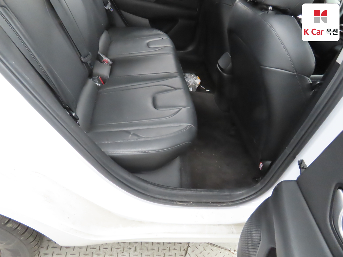 Hyundai Elantra 2021 - Image 27