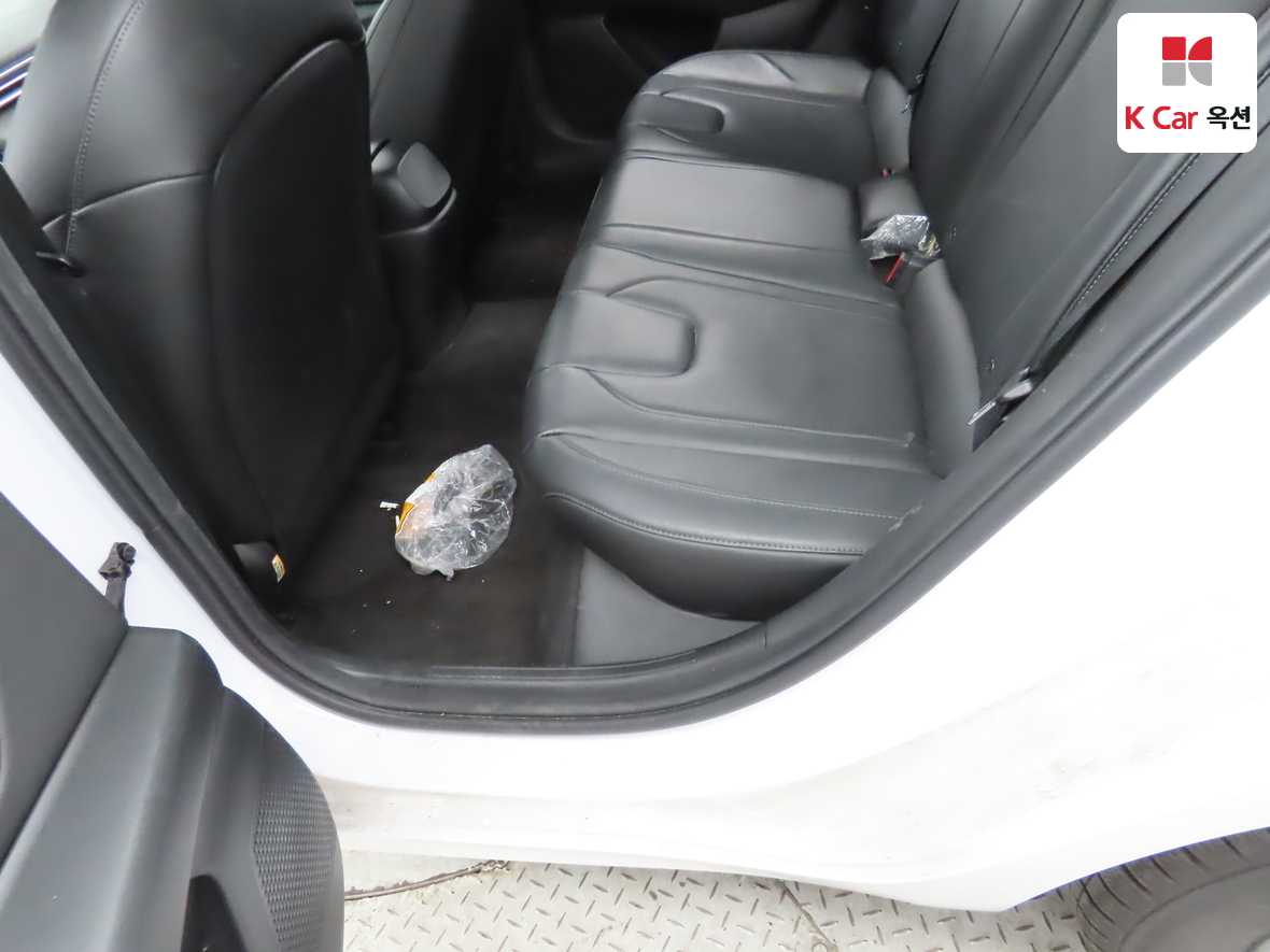 Hyundai Elantra 2021 - Image 23