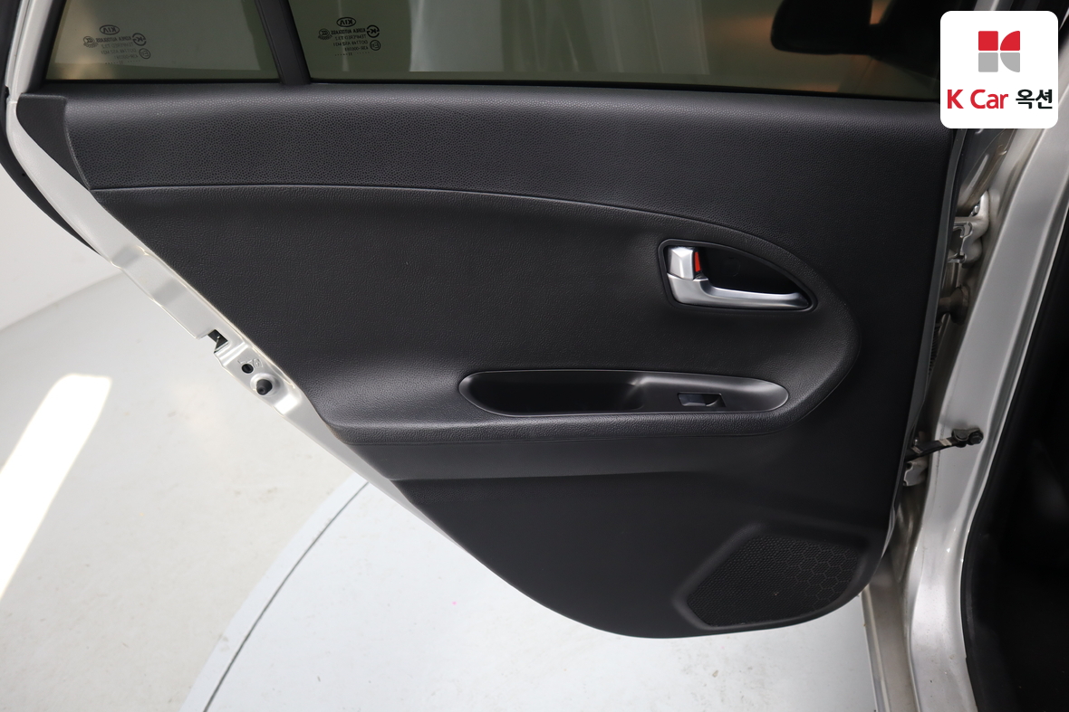 Kia Morning 2012 - Image 21