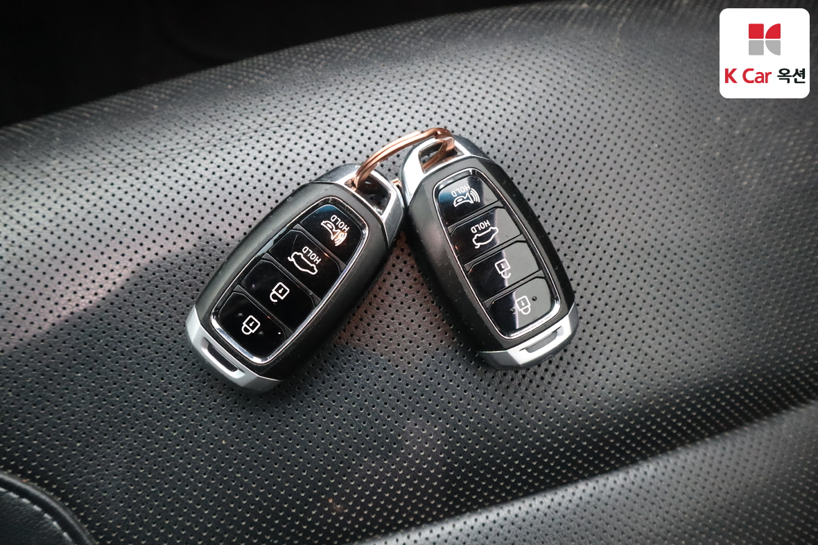 Hyundai AZERA 2017 - Image 17