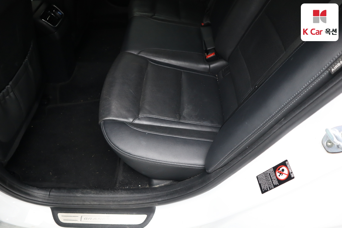 Hyundai AZERA 2017 - Image 22