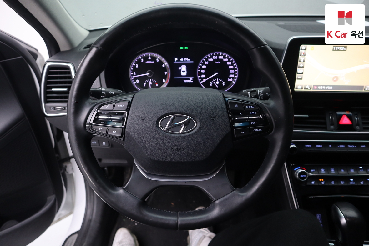 Hyundai AZERA 2017 - Image 10