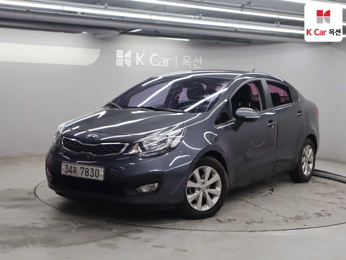 Kia Pride 2014 - Image 1