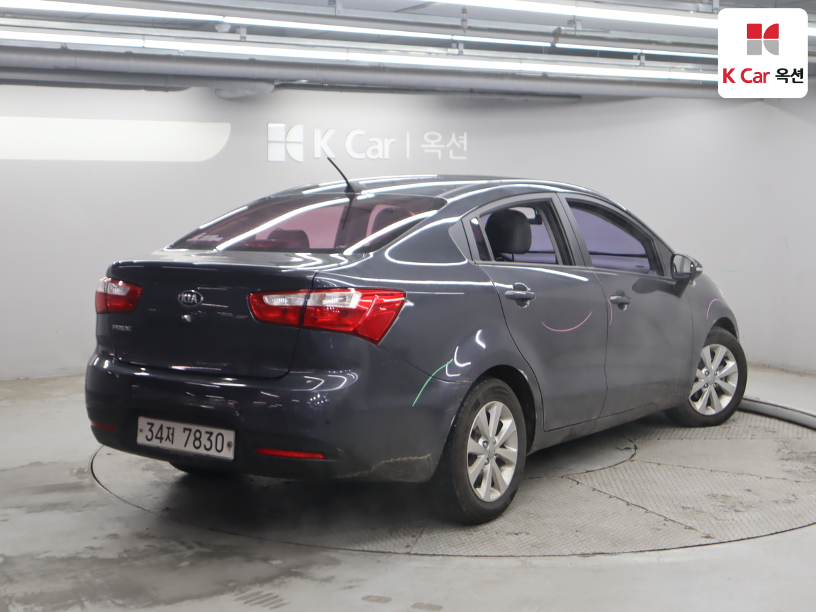 Kia Pride 2014 - Image 2
