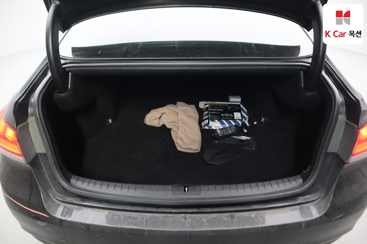 Hyundai Genesis 2016 - Image 30