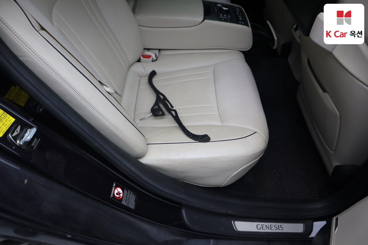 Hyundai Genesis 2016 - Image 33