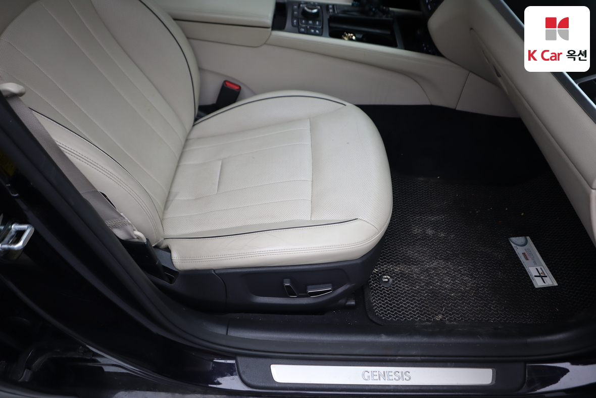 Hyundai Genesis 2016 - Image 35