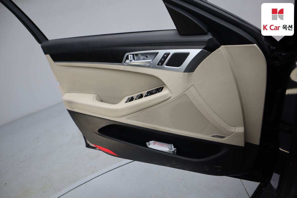 Hyundai Genesis 2016 - Image 8