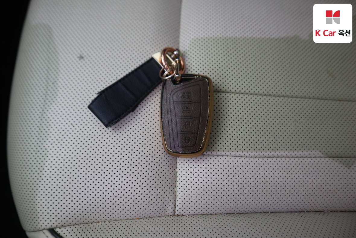 Hyundai Genesis 2016 - Image 18