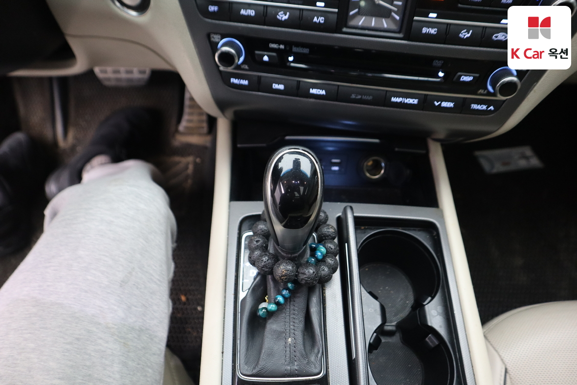 Hyundai Genesis 2016 - Image 16