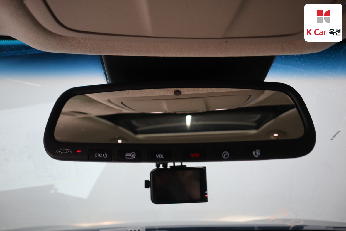 Hyundai Genesis 2016 - Image 12