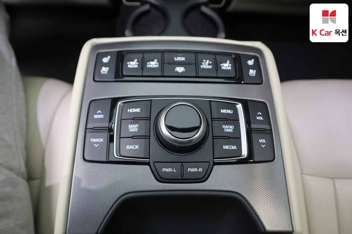 Hyundai Genesis 2016 - Image 28