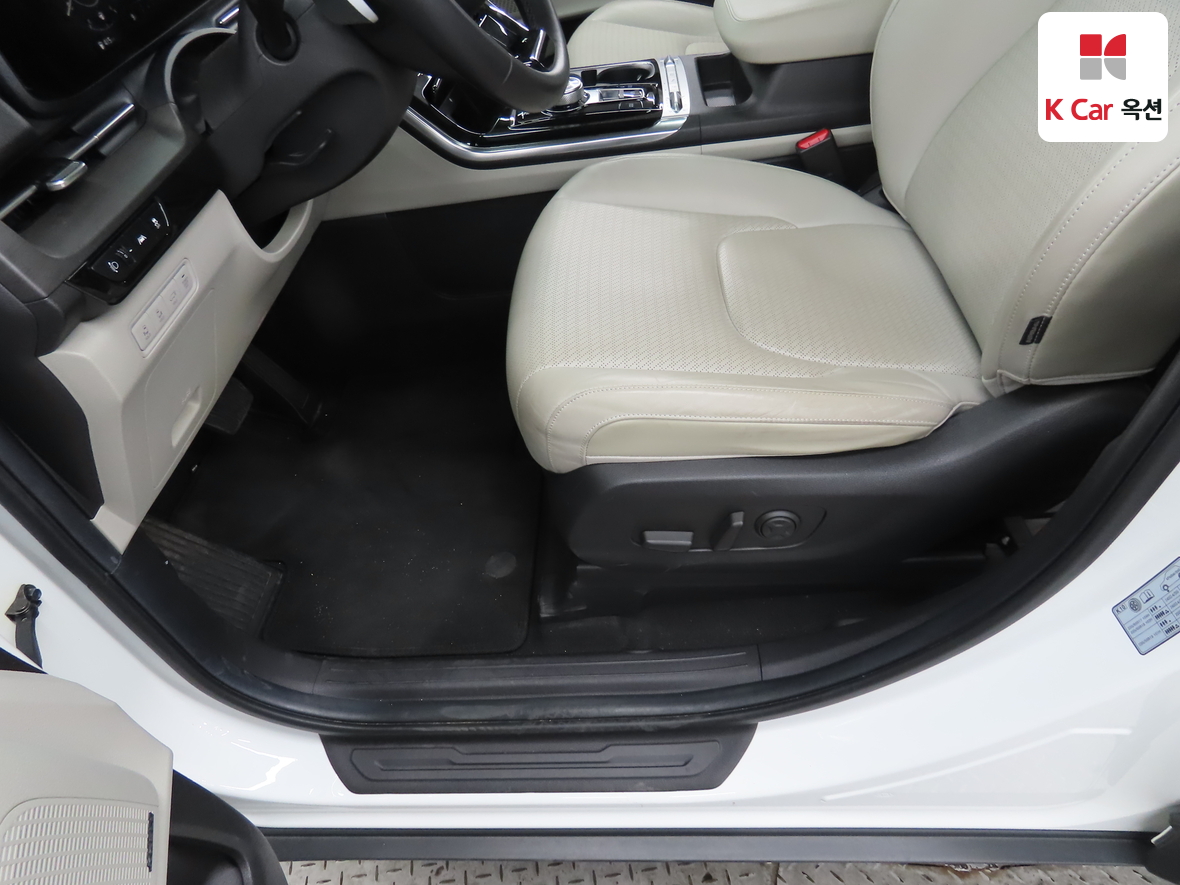 Kia Carnival 2021 - Image 18