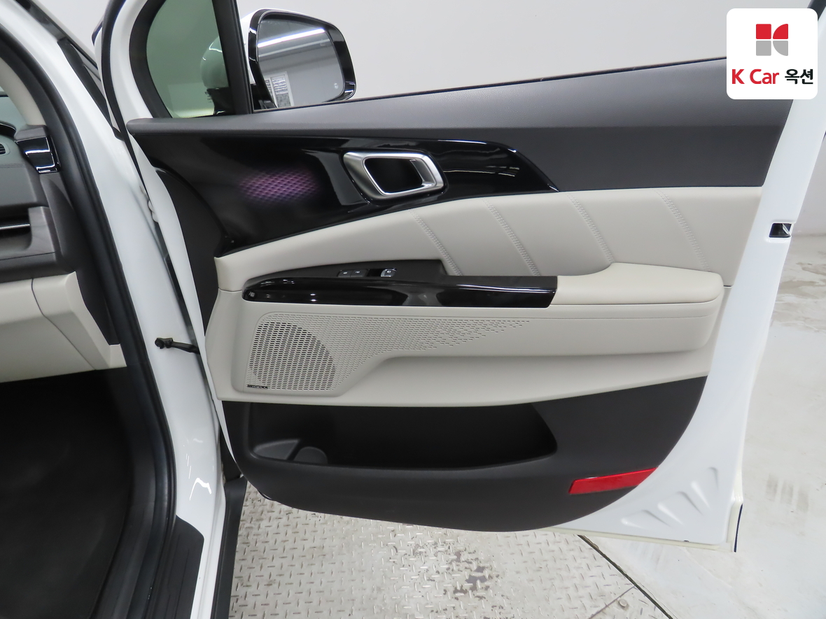 Kia Carnival 2021 - Image 30