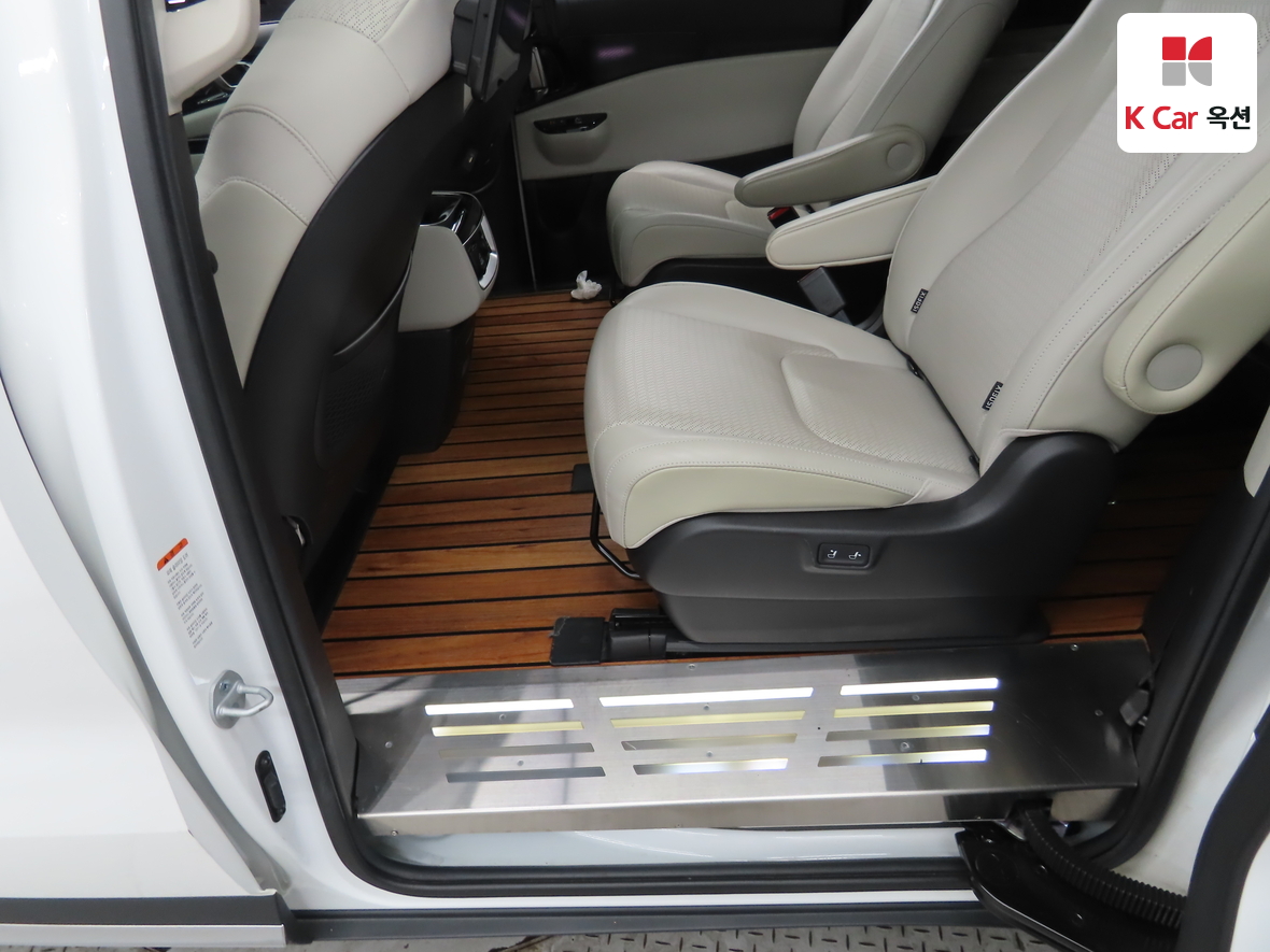 Kia Carnival 2021 - Image 25