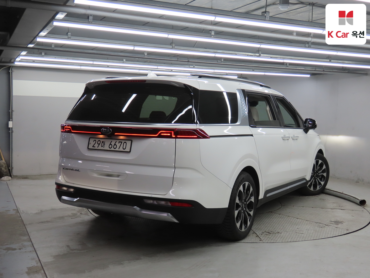 Kia Carnival 2021 - Image 2