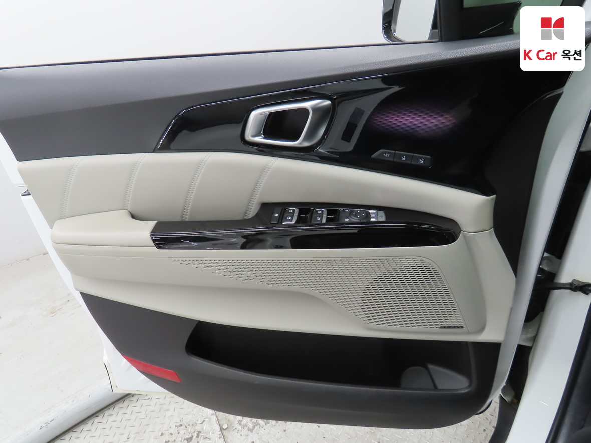 Kia Carnival 2021 - Image 8