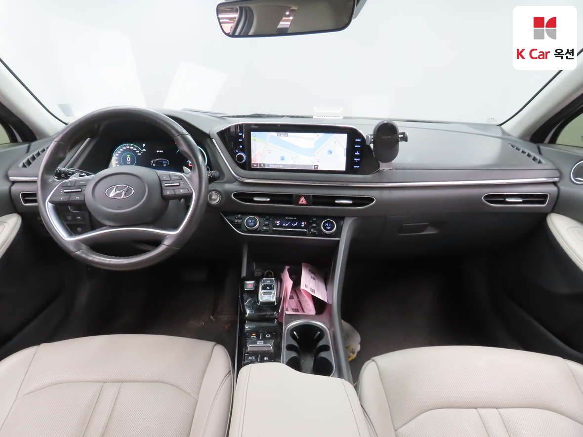 Hyundai Sonata 2022 - Image 3