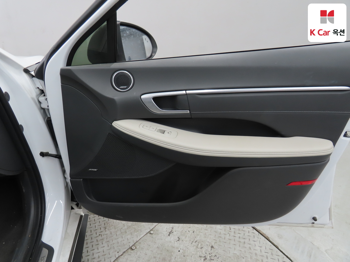 Hyundai Sonata 2022 - Image 28