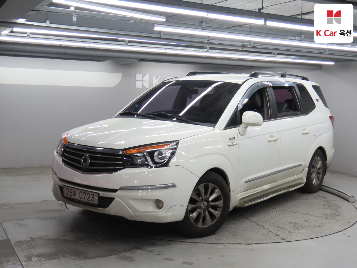 سانج يونج كوراندو توريزمو 2016 - صورة 1