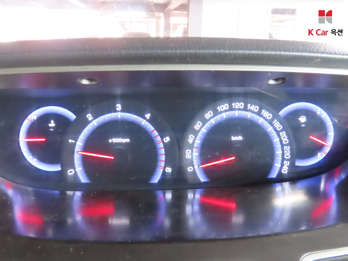 سانج يونج كوراندو توريزمو 2016 - صورة 6