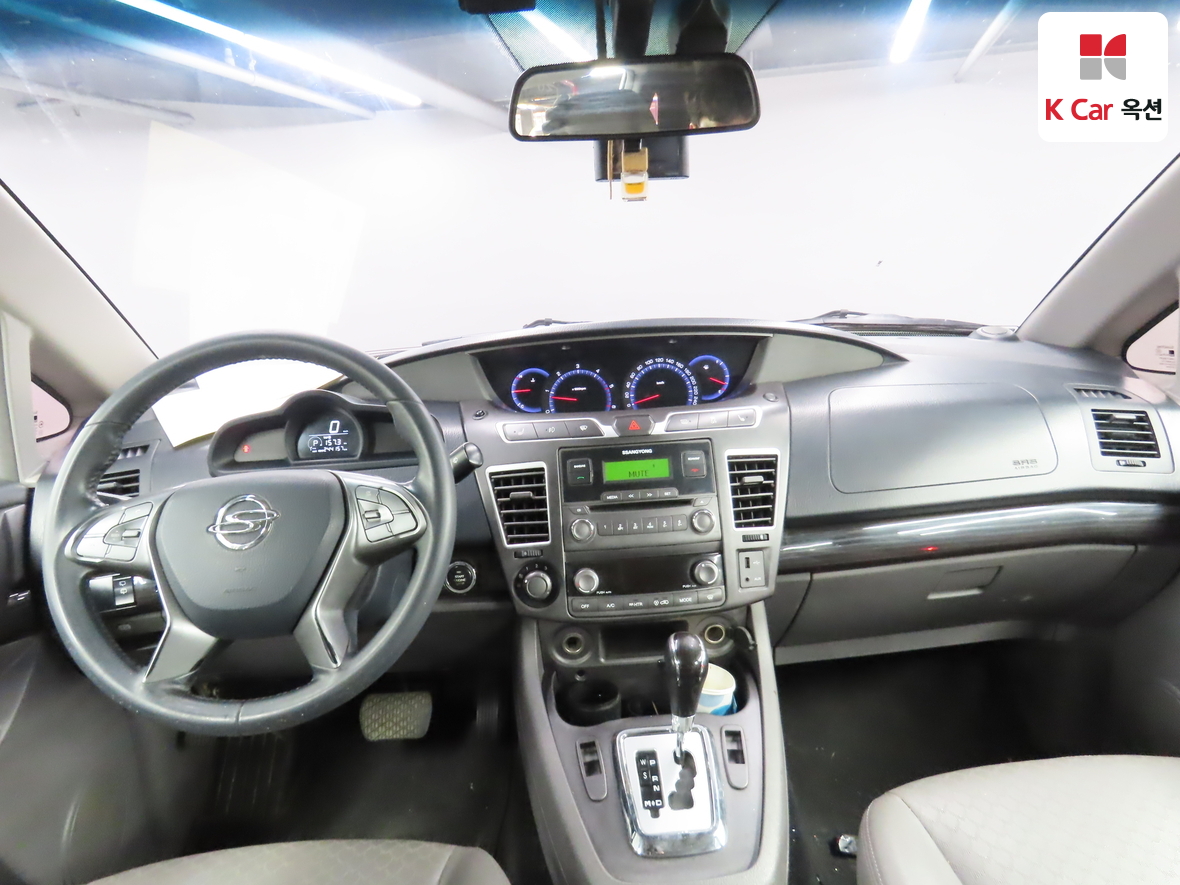 سانج يونج كوراندو توريزمو 2016 - صورة 3