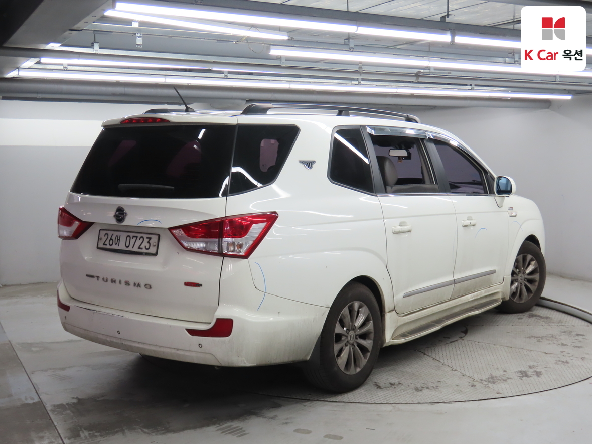 سانج يونج كوراندو توريزمو 2016 - صورة 2