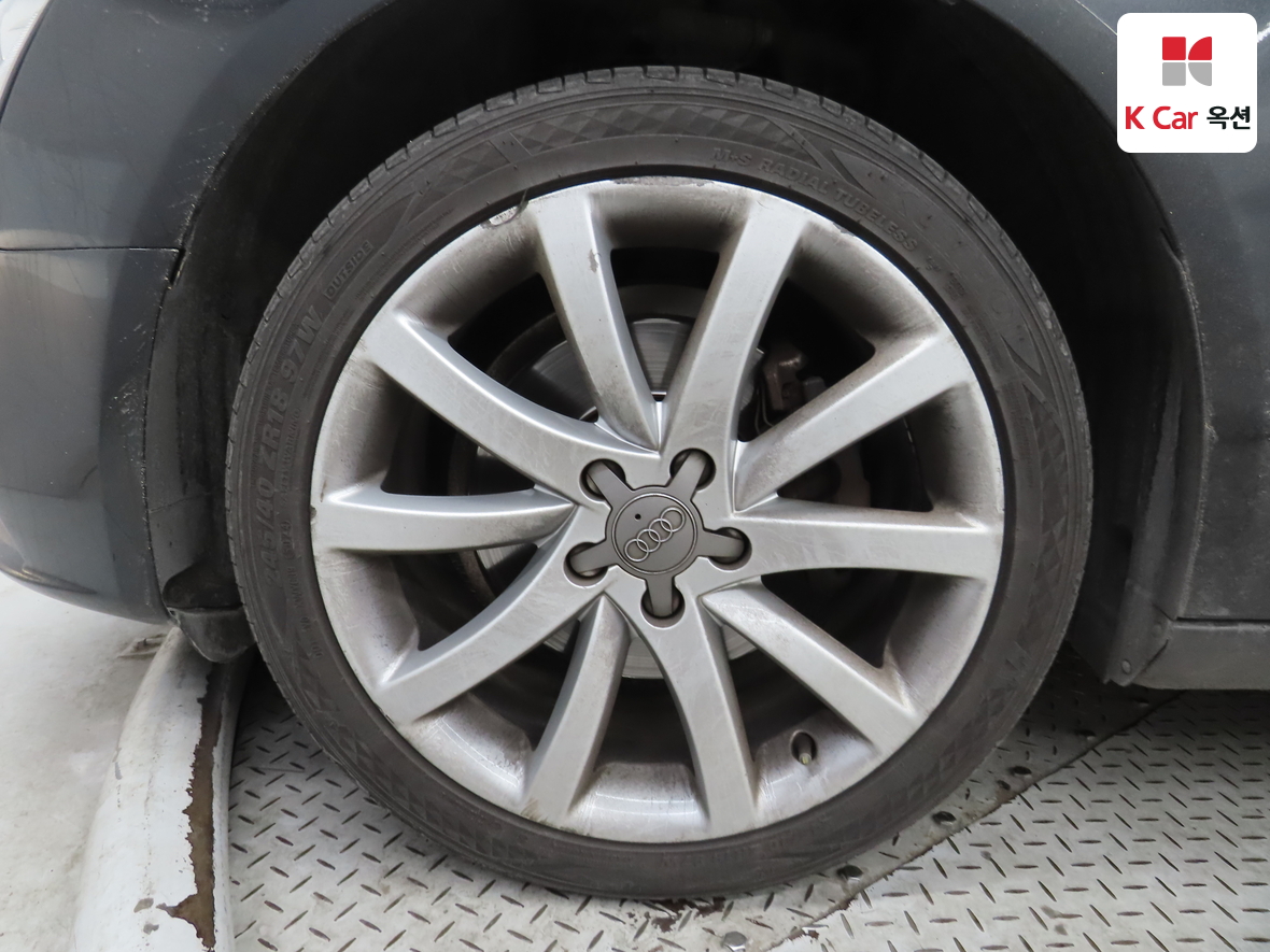 아우디 A4 2014 - 이미지 44