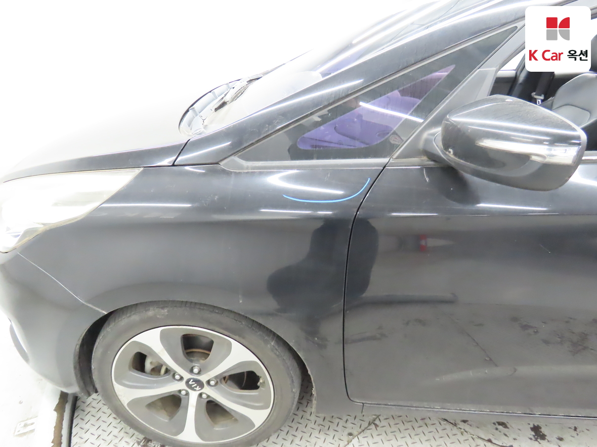 Kia Carens 2014 - Image 38